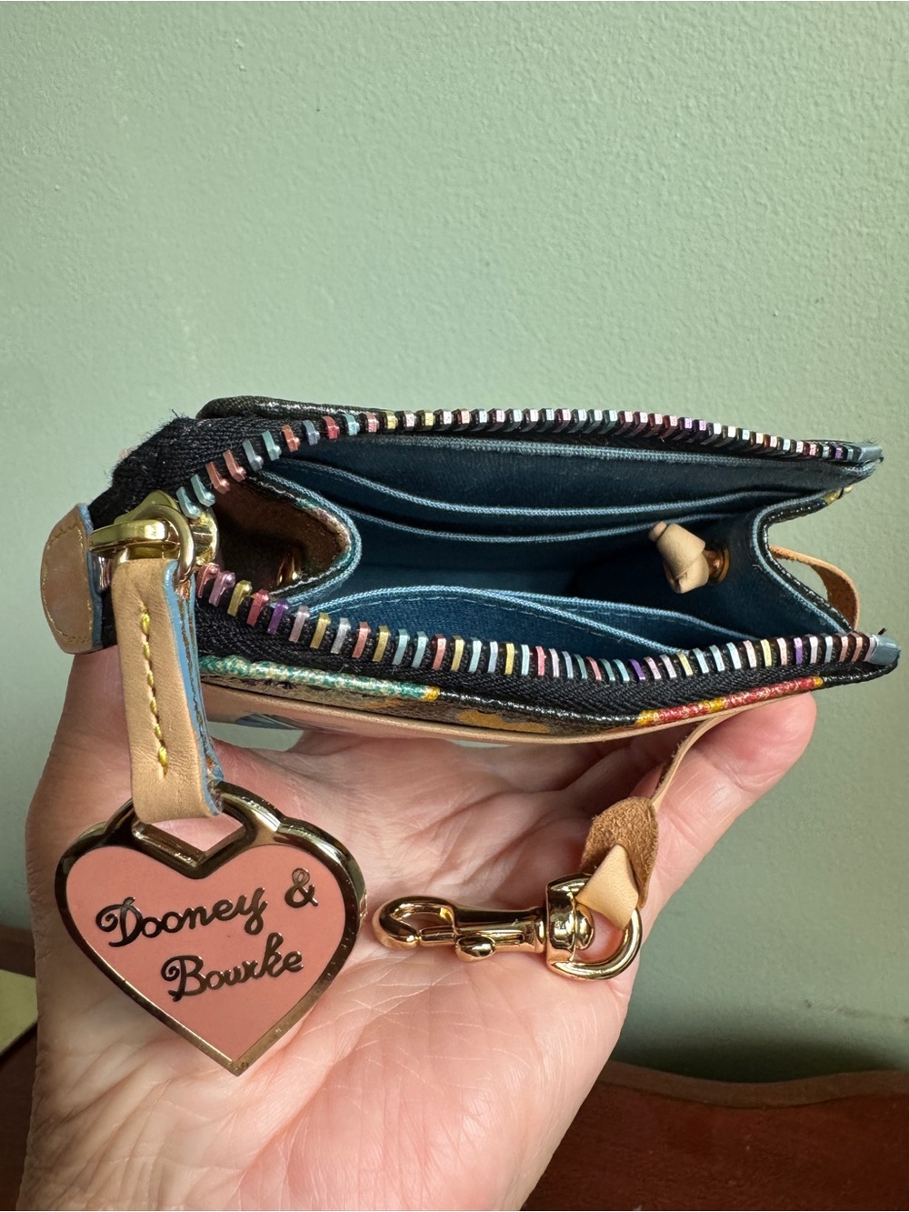 Dooney & Bourke Wallet Multi-Color Heart ID Y2K Vintage - Picture 6 of 6